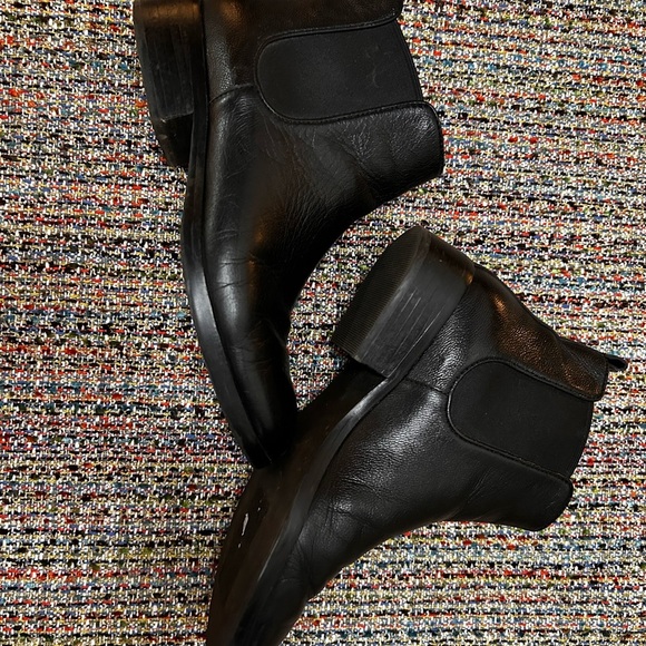 Cole Haan Black Leather Booties W size 6.5 - Picture 4 of 8